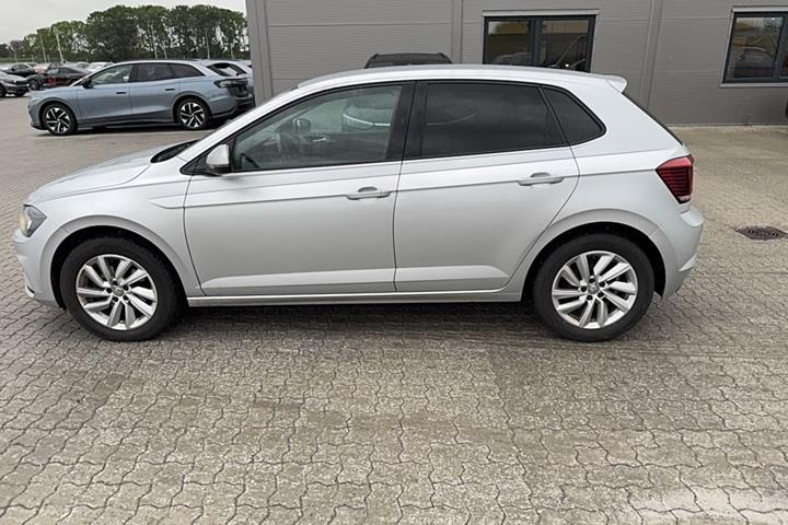 Sølv VW Polo fra 2019