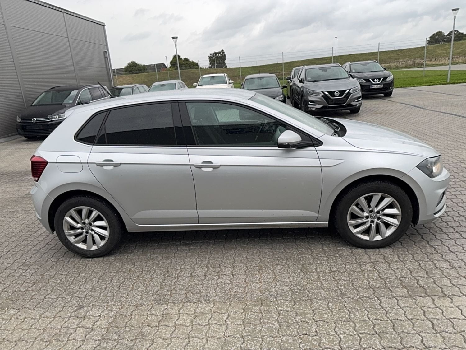 Sølv VW Polo fra 2019