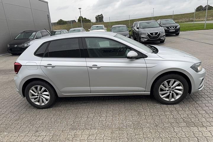 Sølv VW Polo fra 2019