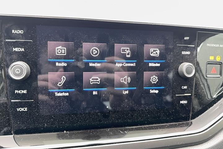 Sølv VW Polo fra 2019