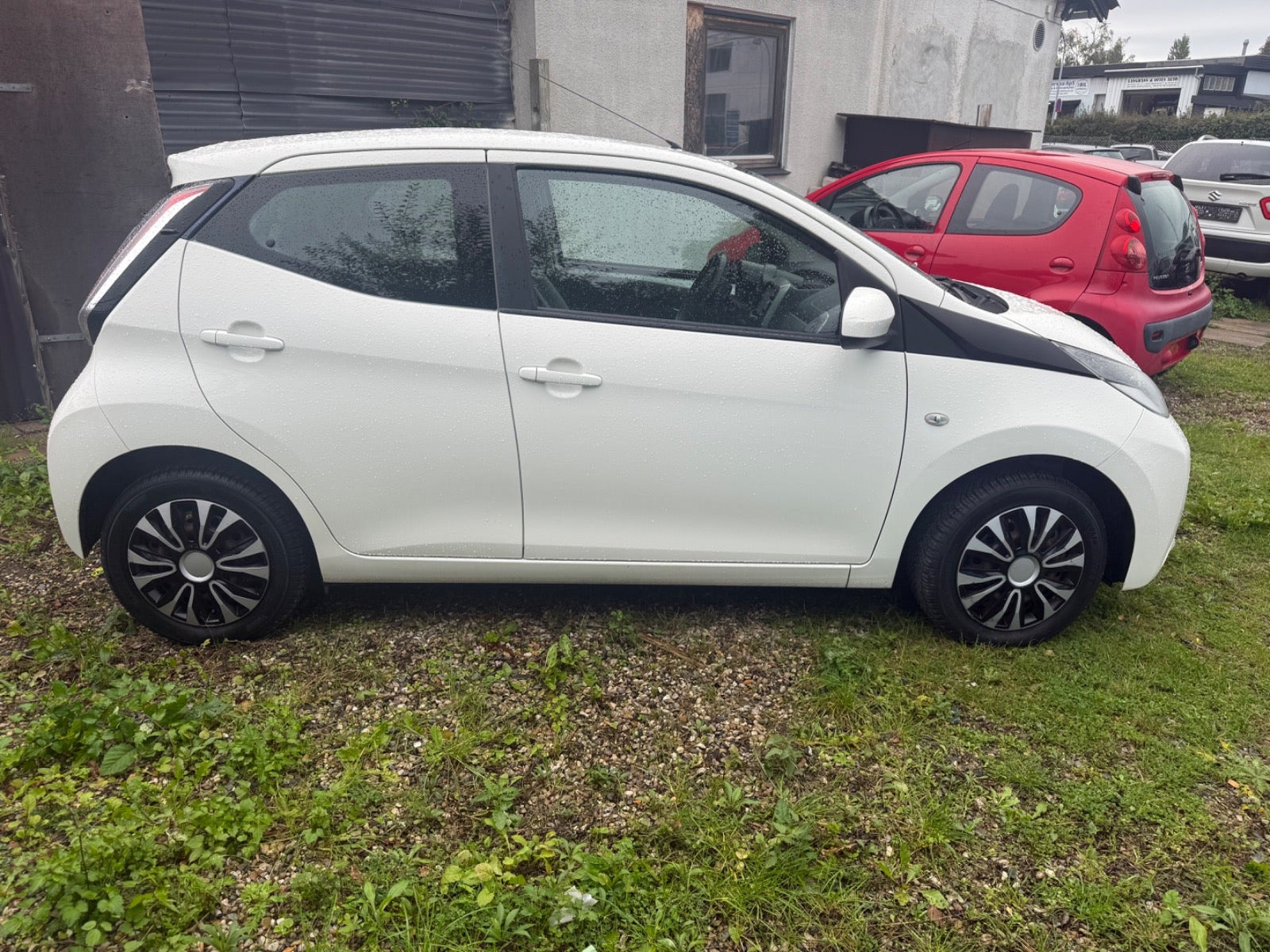 Hvid Toyota Aygo fra 2015
