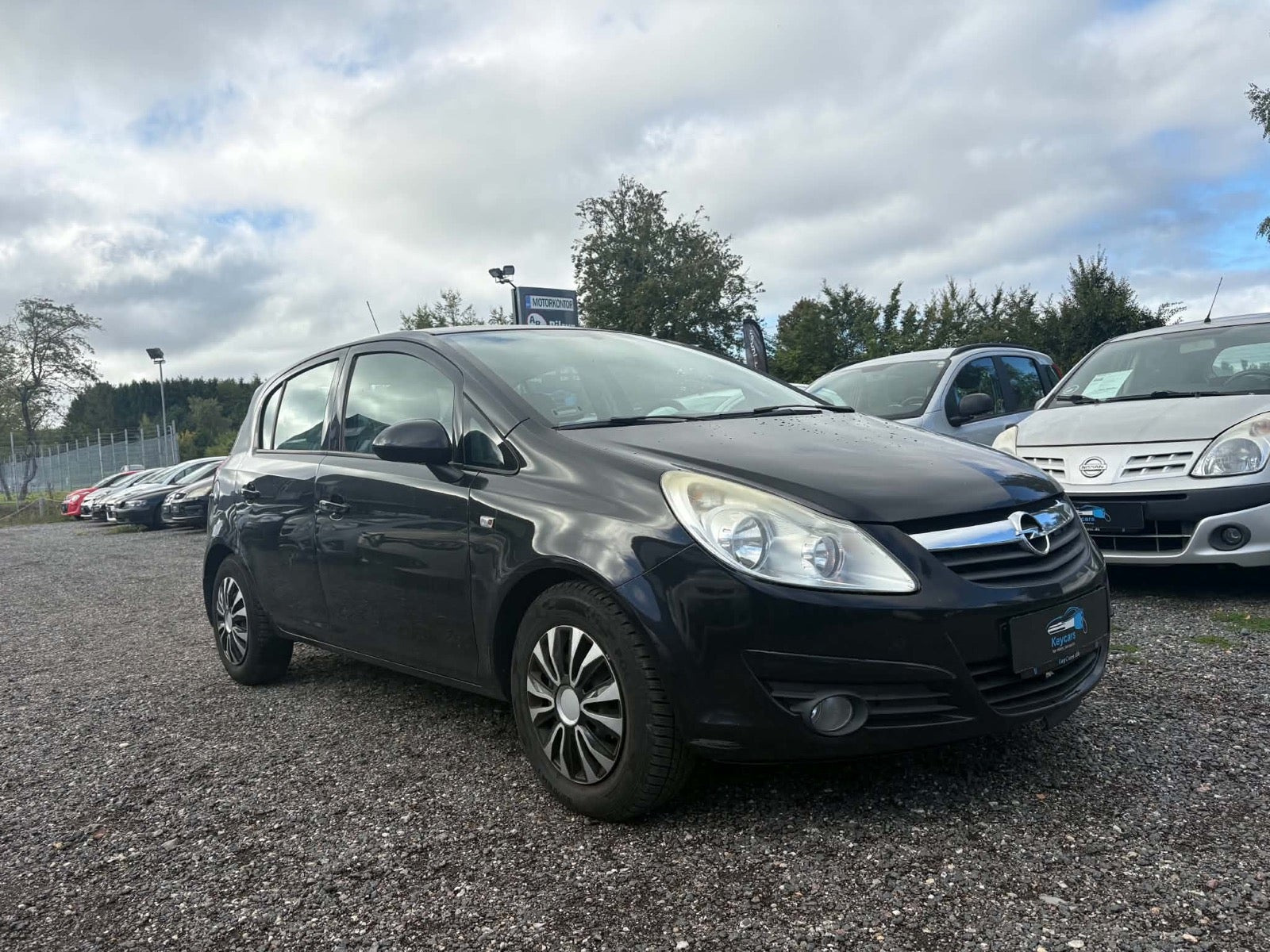 Sort Opel Corsa fra 2010