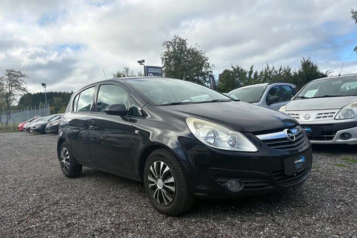 Sort Opel Corsa fra 2010