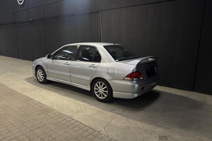 undefined Mitsubishi Lancer fra 2006 set udefra