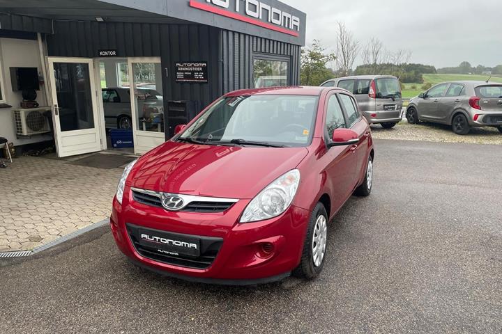 Grøn Hyundai i20 fra 2011