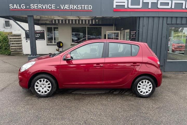 Grøn Hyundai i20 fra 2011