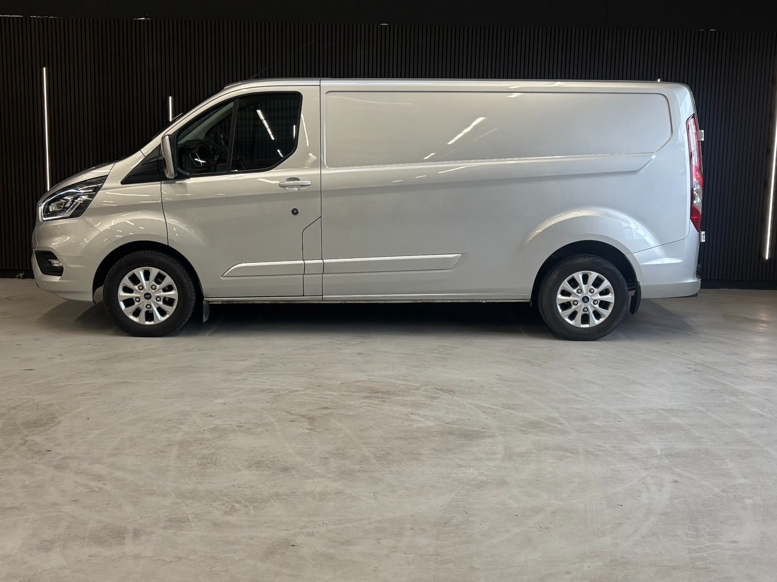 Gul Ford Transit Custom 340 L2 fra 2023