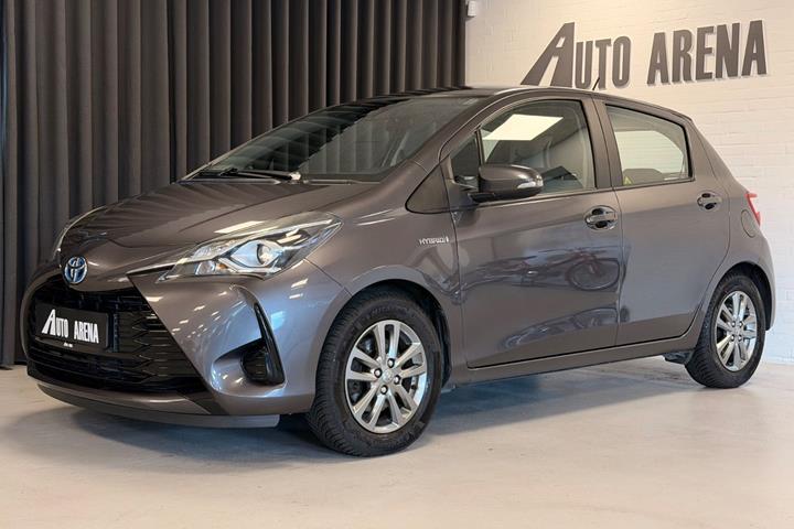 Grå Toyota Yaris fra 2017