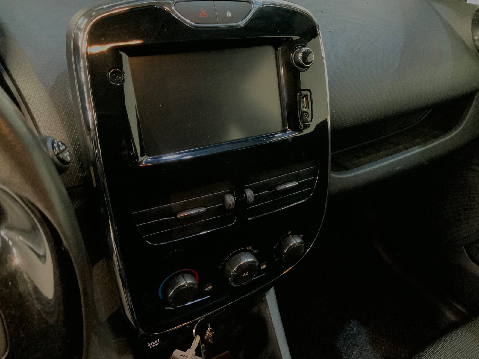 Hvid Renault Clio IV fra 2013