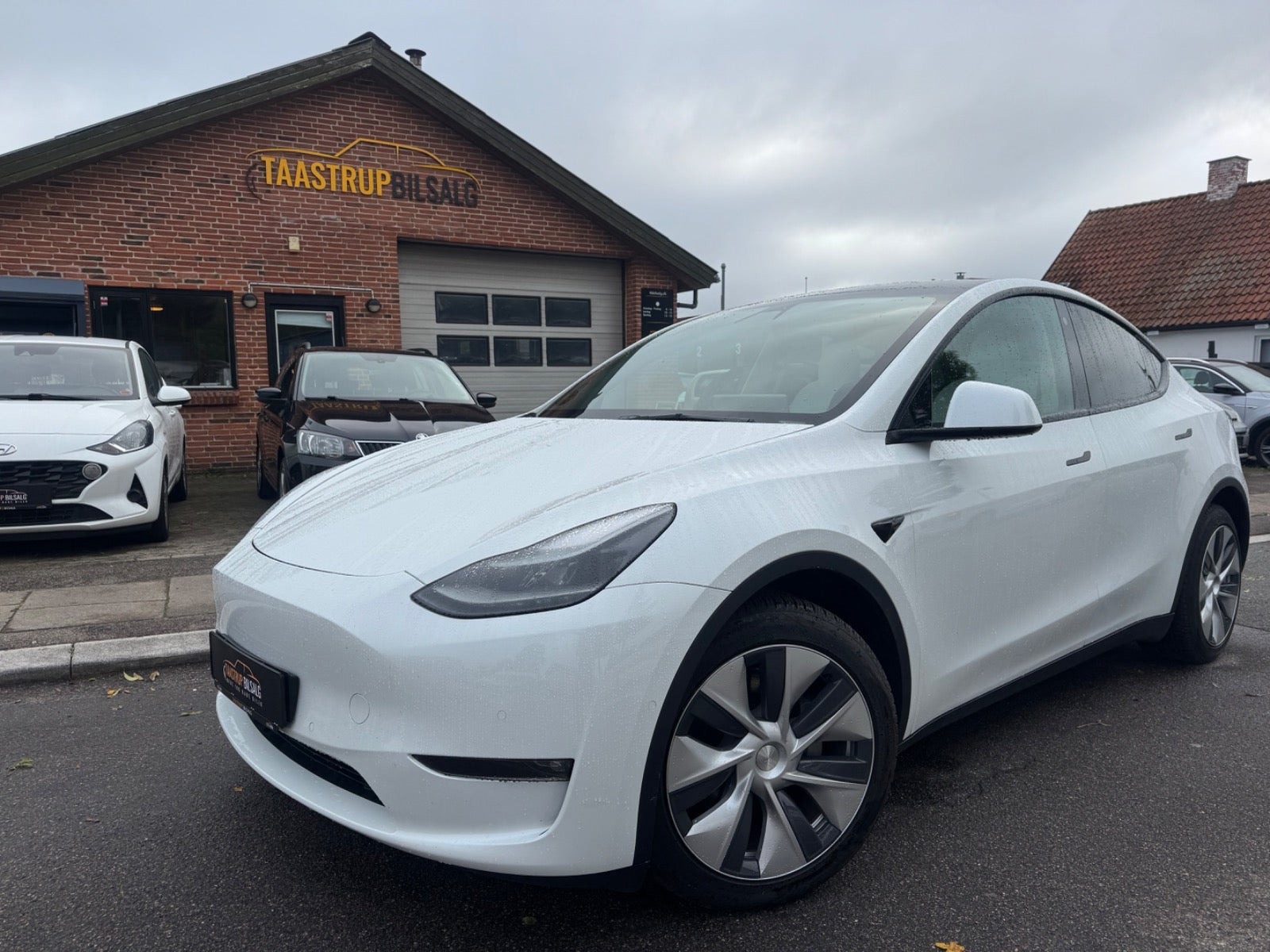 Tesla Model Y Long Range AWD