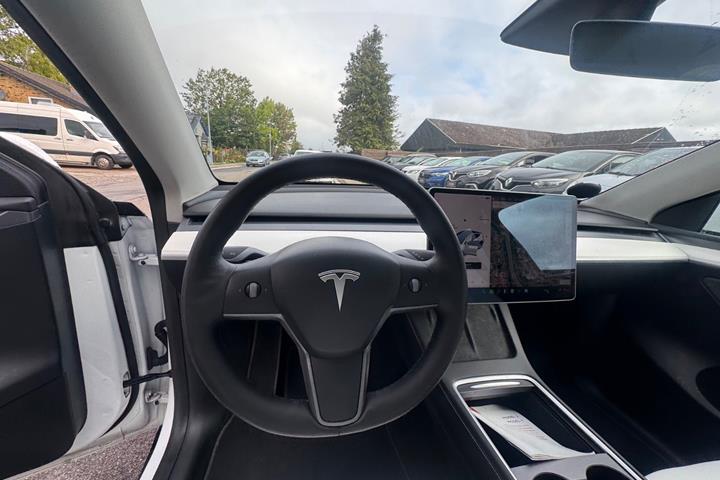 undefined Tesla Model Y fra 2021