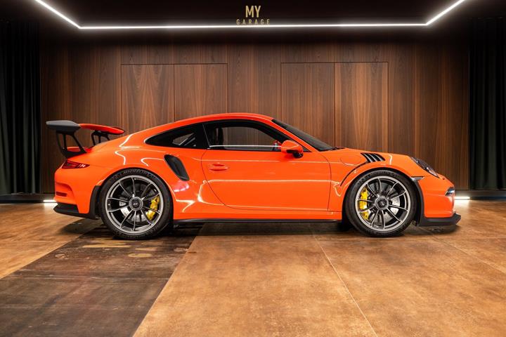 Orange Porsche 911 GT3 RS fra 2016
