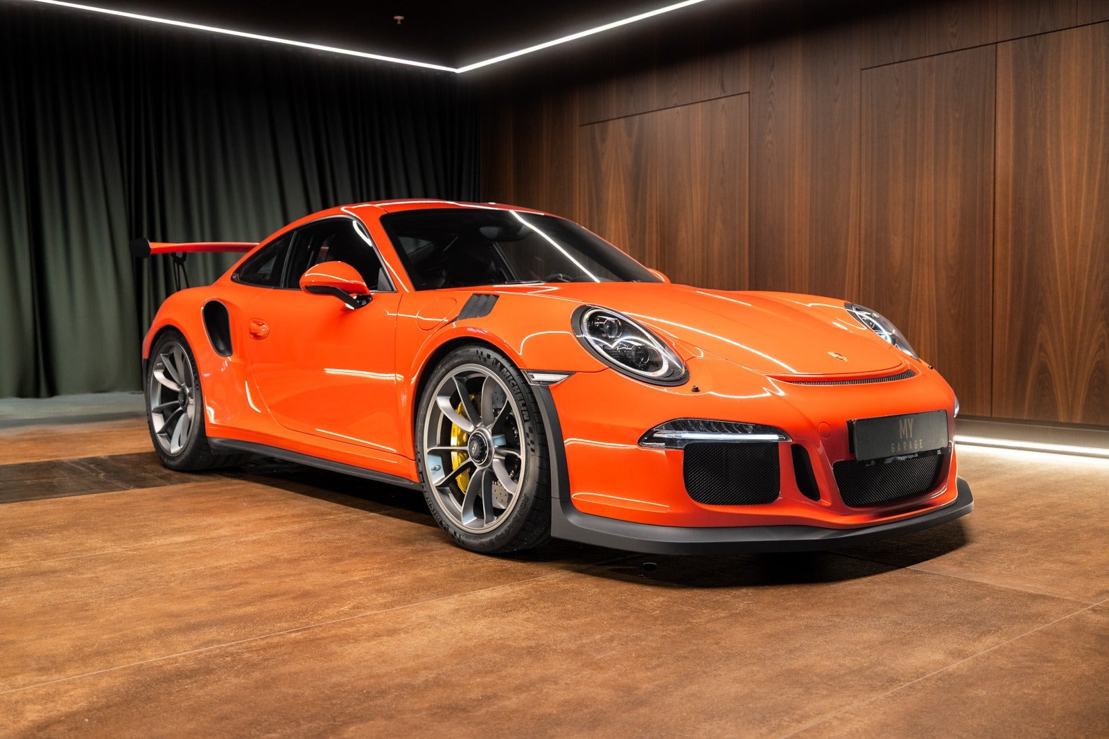Orange Porsche 911 GT3 RS fra 2016