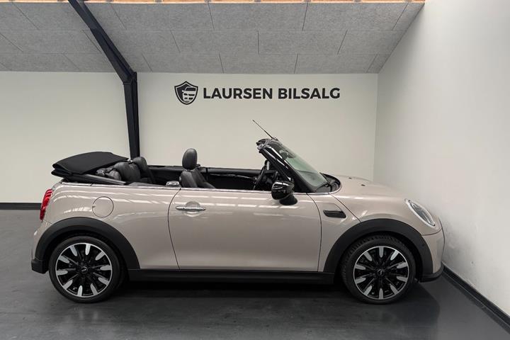 Brun Mini Cooper fra 2022