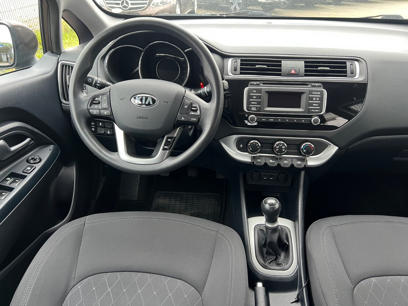 Brun Kia Rio fra 2016