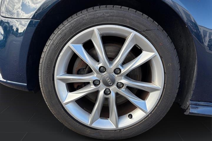 Blå Audi A3 fra 2017