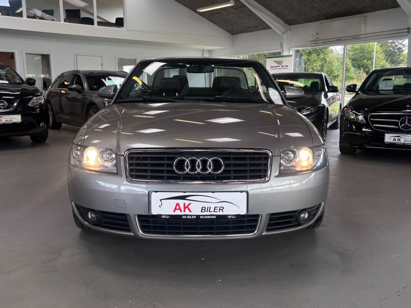 Grå Audi A4 fra 2002