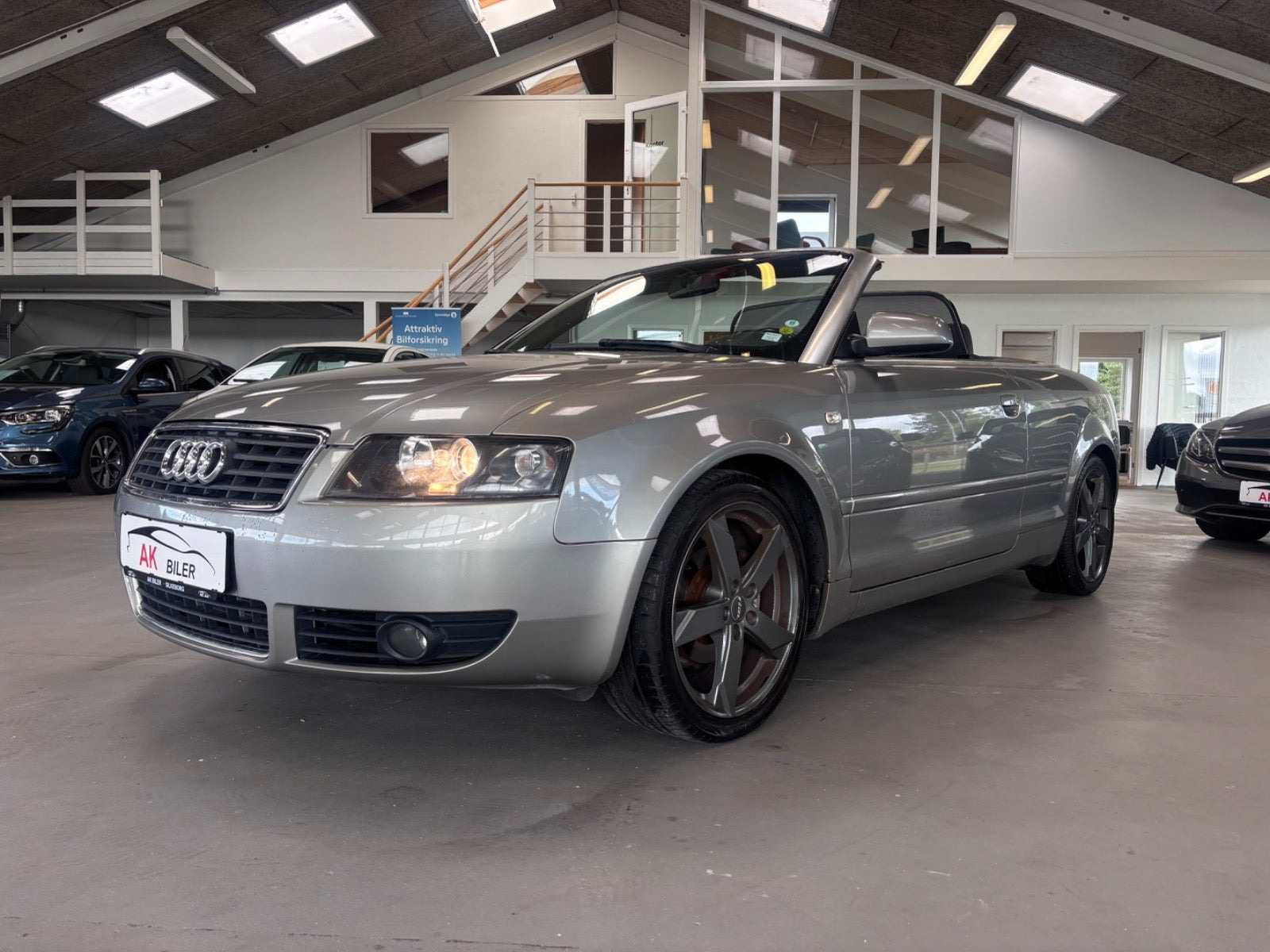 Grå Audi A4 fra 2002