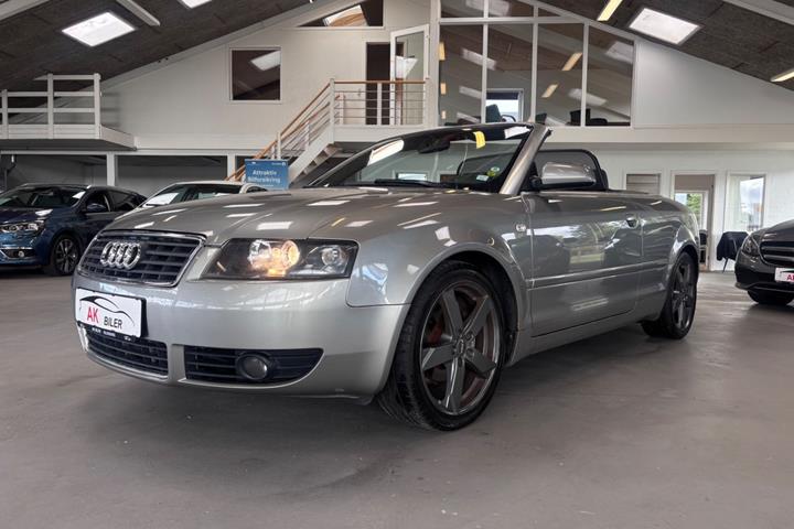 Grå Audi A4 fra 2002