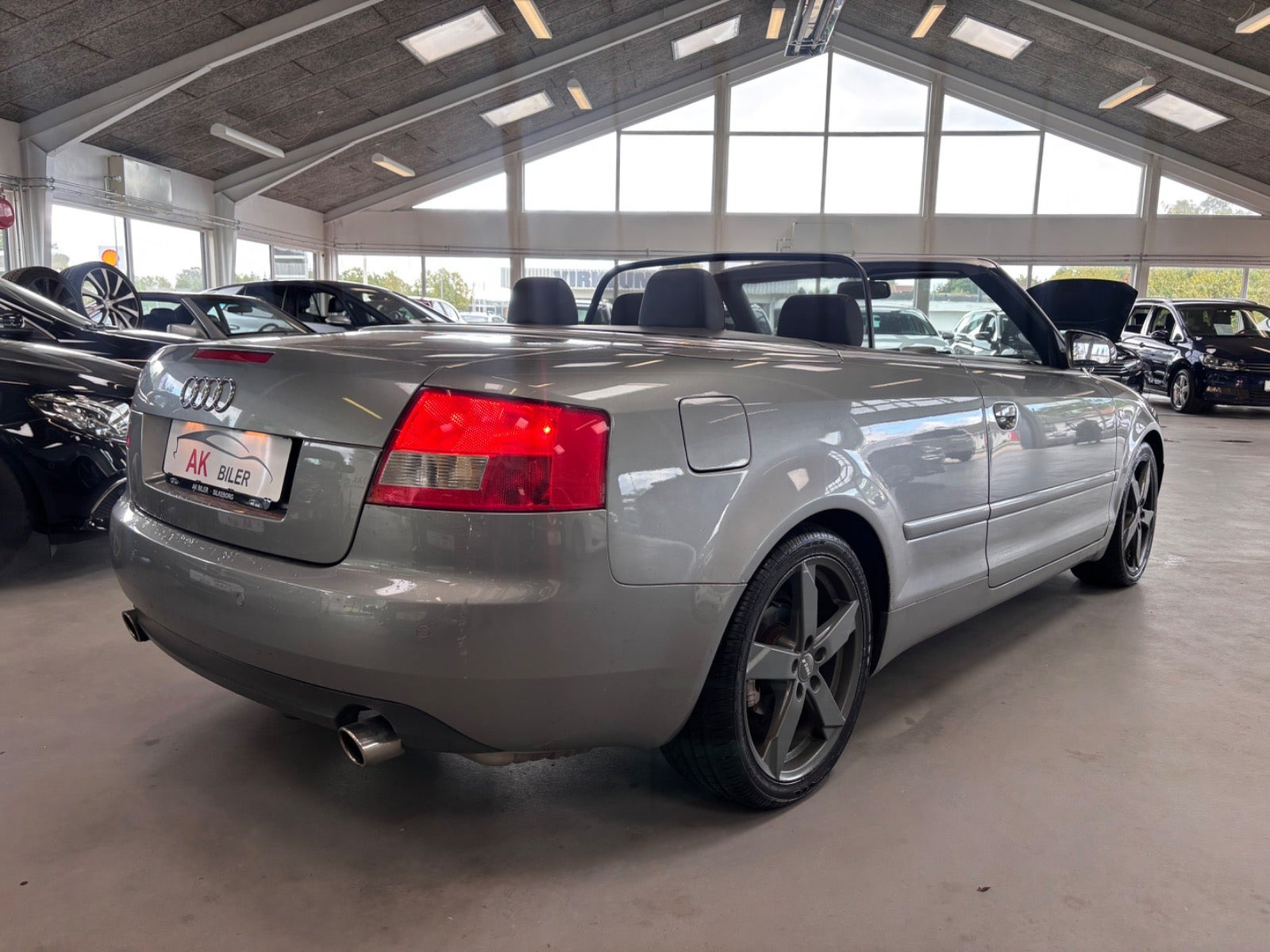Grå Audi A4 fra 2002