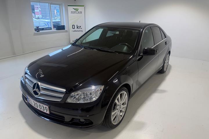 Sort Mercedes C200 fra 2009