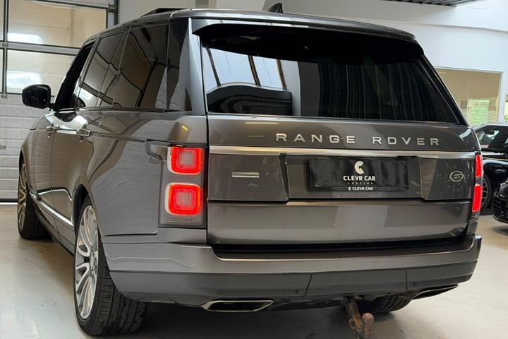 Grå Land Rover Range Rover fra 2018