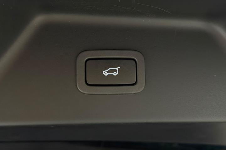 Grå Land Rover Range Rover fra 2018