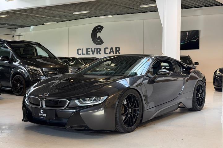 Sort BMW i8 fra 2019
