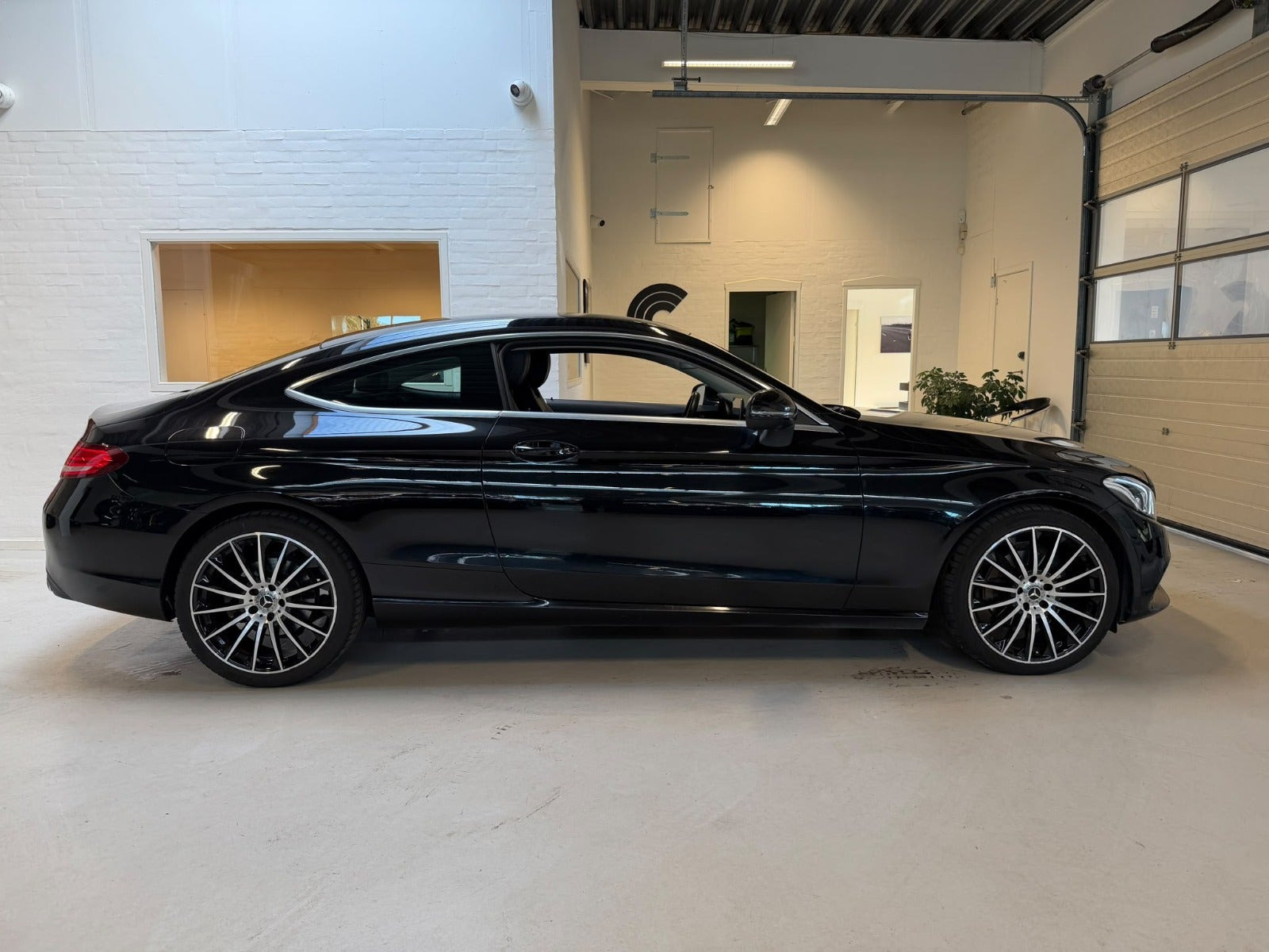 Sort Mercedes C220 d fra 2017