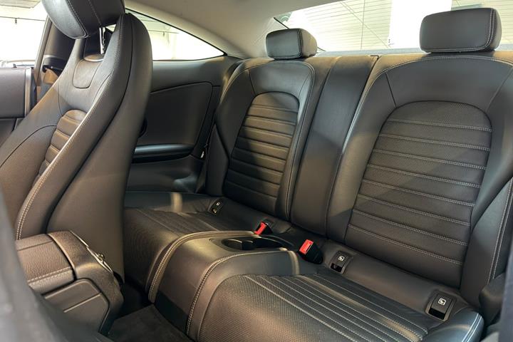 Sort Mercedes C220 d fra 2017