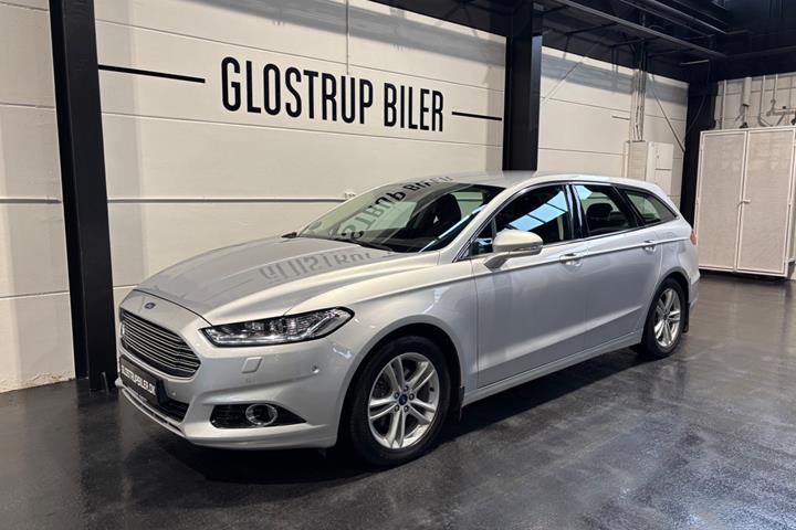 Sølv Ford Mondeo fra 2018