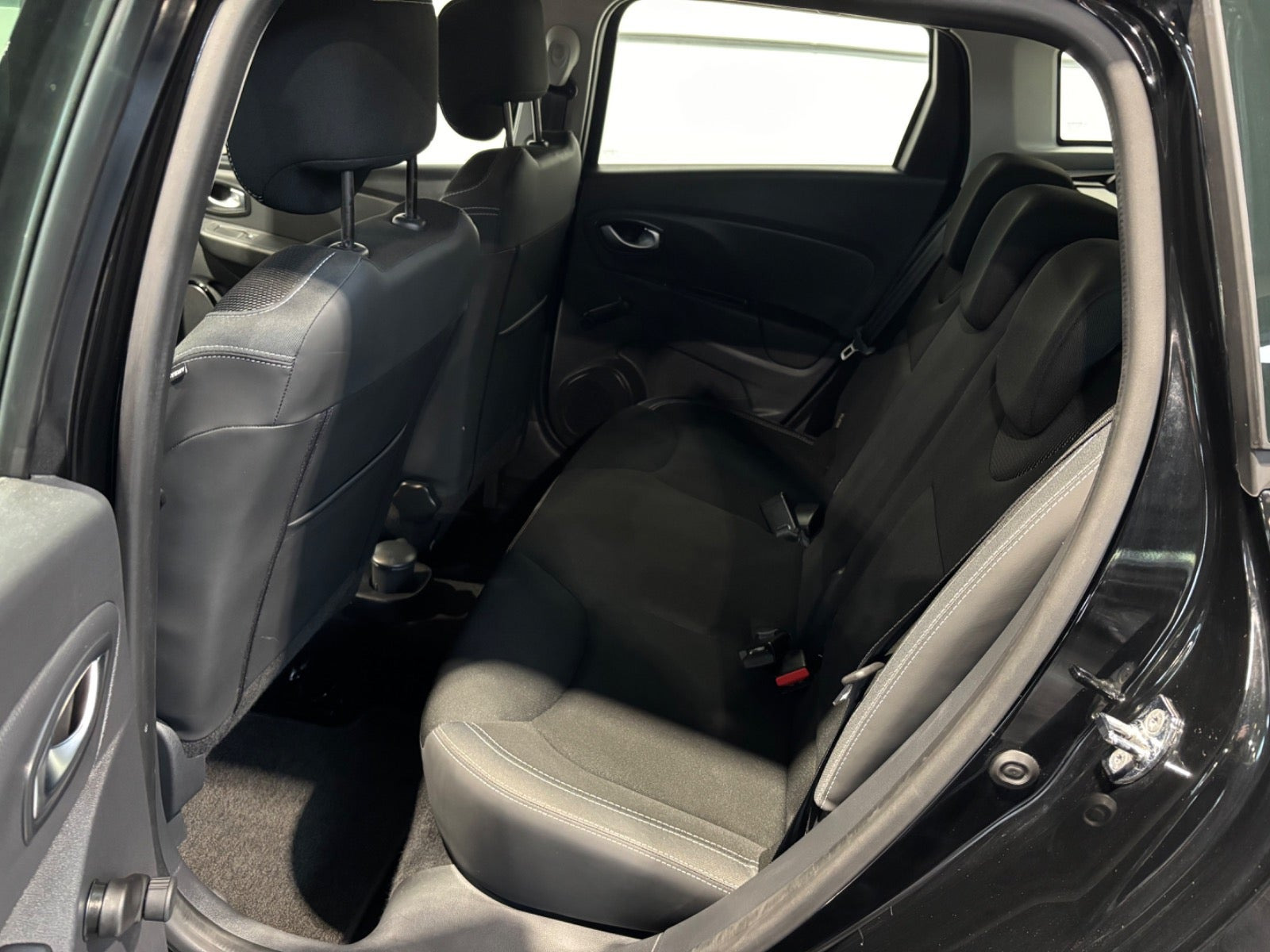 Sort Renault Clio IV fra 2019