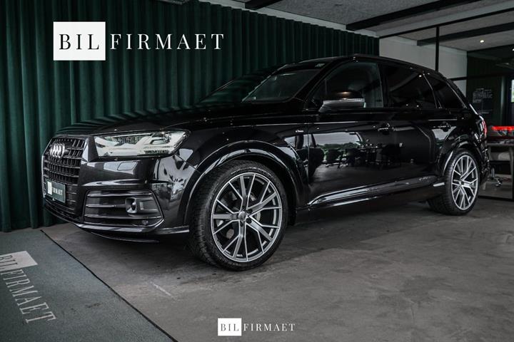 Sort Audi Q7 fra 2017