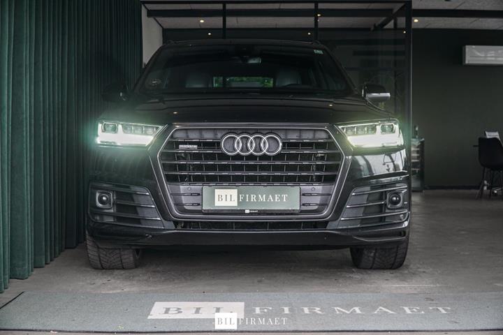 Sort Audi Q7 fra 2017