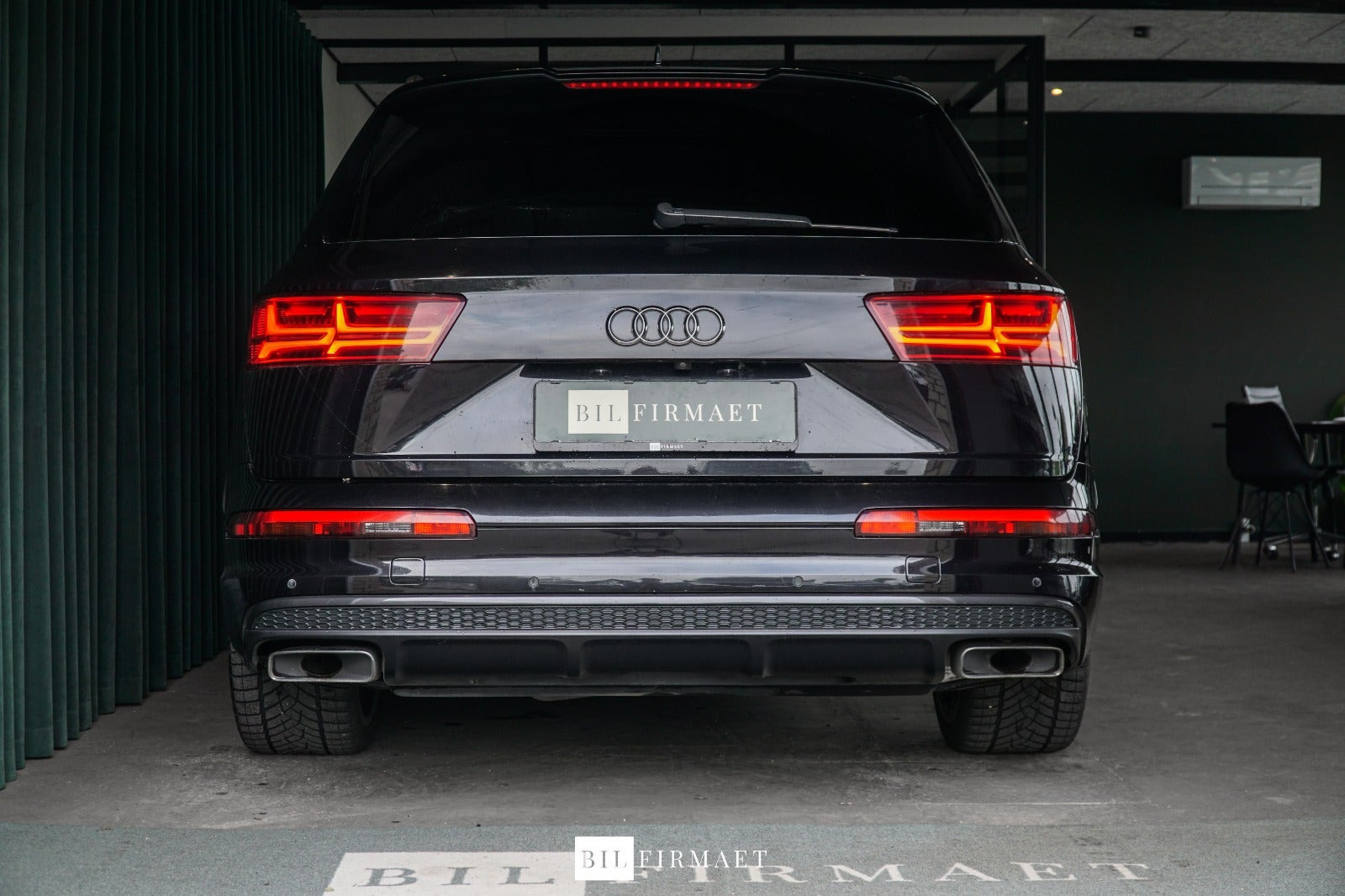 Sort Audi Q7 fra 2017