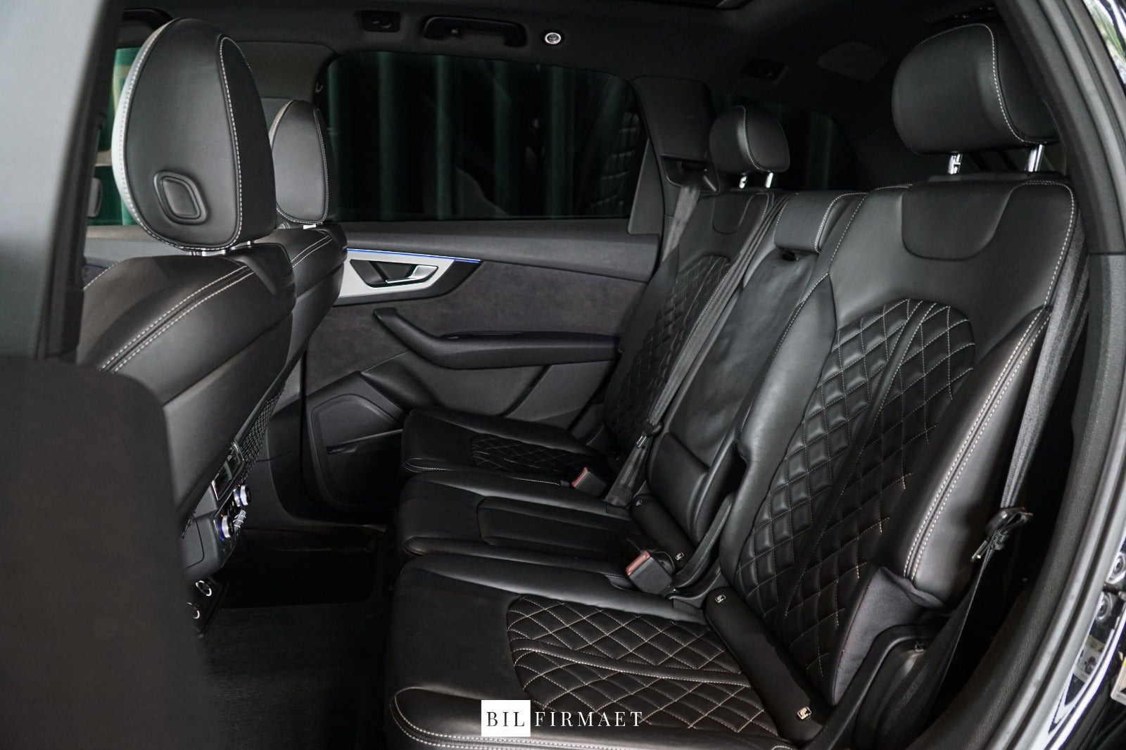 Sort Audi Q7 fra 2017