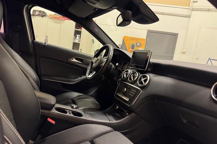Sort Mercedes A200 d fra 2018