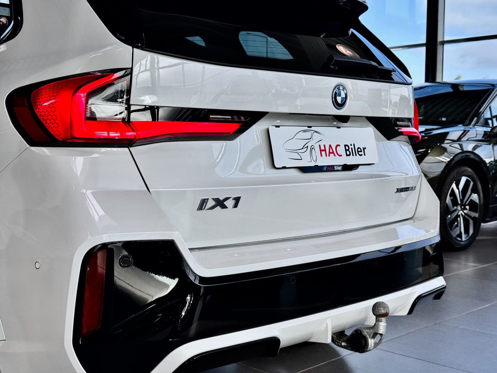 Hvid BMW iX1 fra 2023