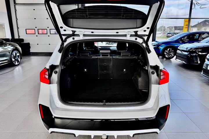 Hvid BMW iX1 fra 2023