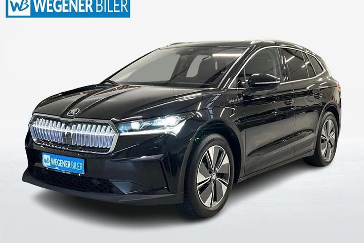 Sort Skoda Enyaq fra 2024 set udefra