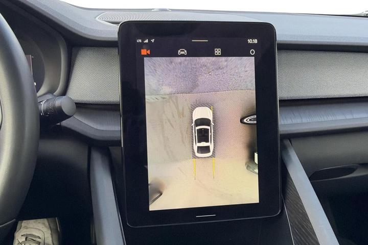 Blå Polestar 2 fra 2022