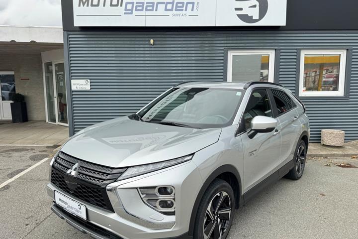 Sølv Mitsubishi Eclipse Cross fra 2023