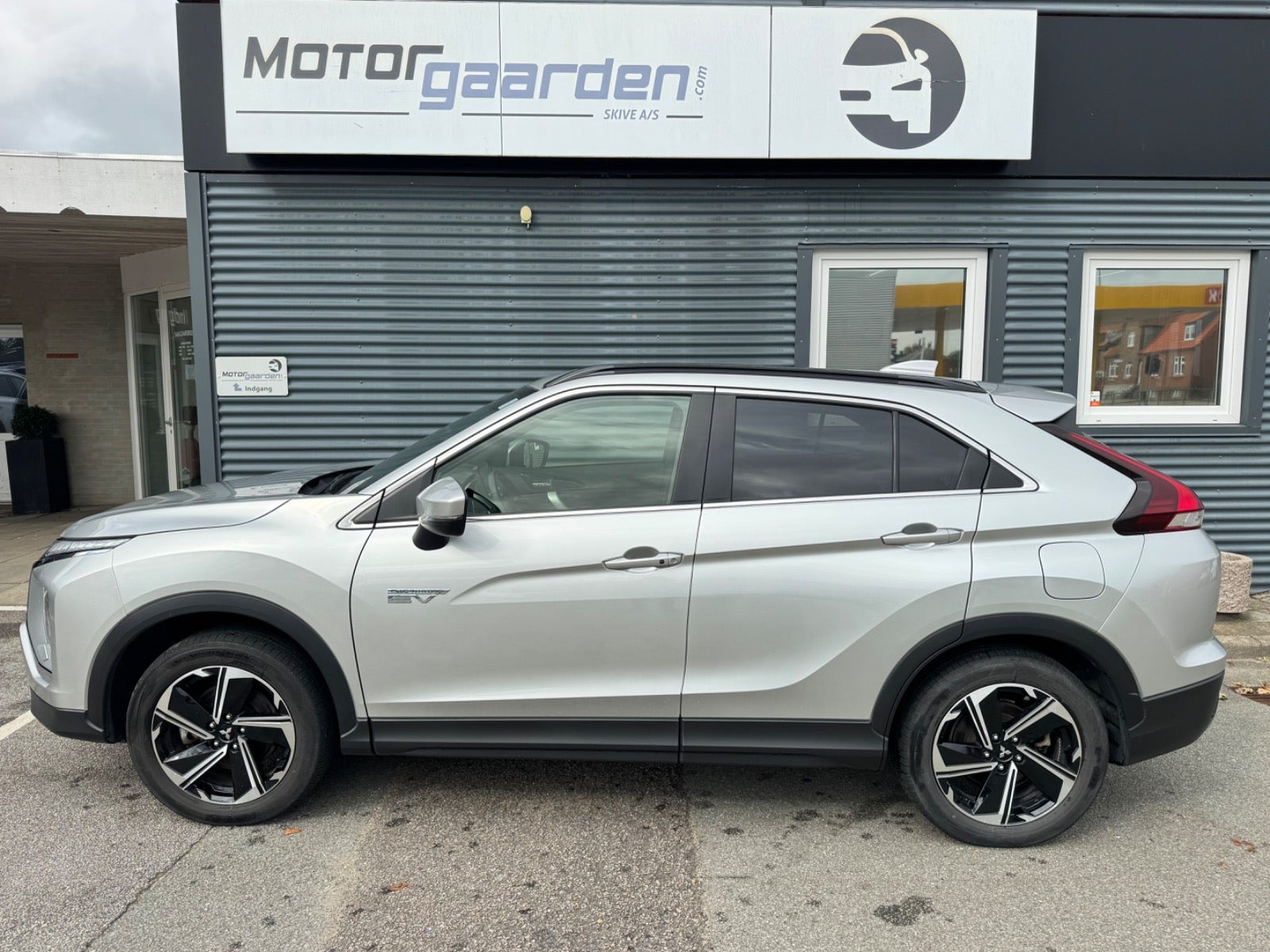 Sølv Mitsubishi Eclipse Cross fra 2023