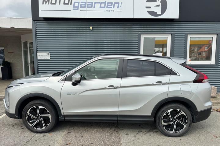 Sølv Mitsubishi Eclipse Cross fra 2023