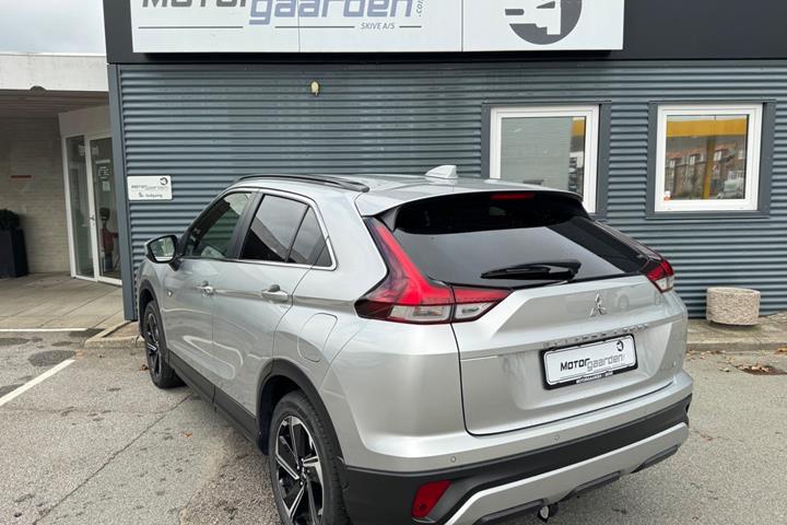 Sølv Mitsubishi Eclipse Cross fra 2023