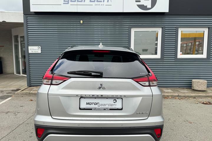 Sølv Mitsubishi Eclipse Cross fra 2023