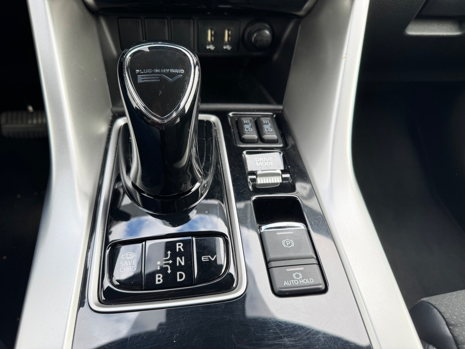 Sølv Mitsubishi Eclipse Cross fra 2023