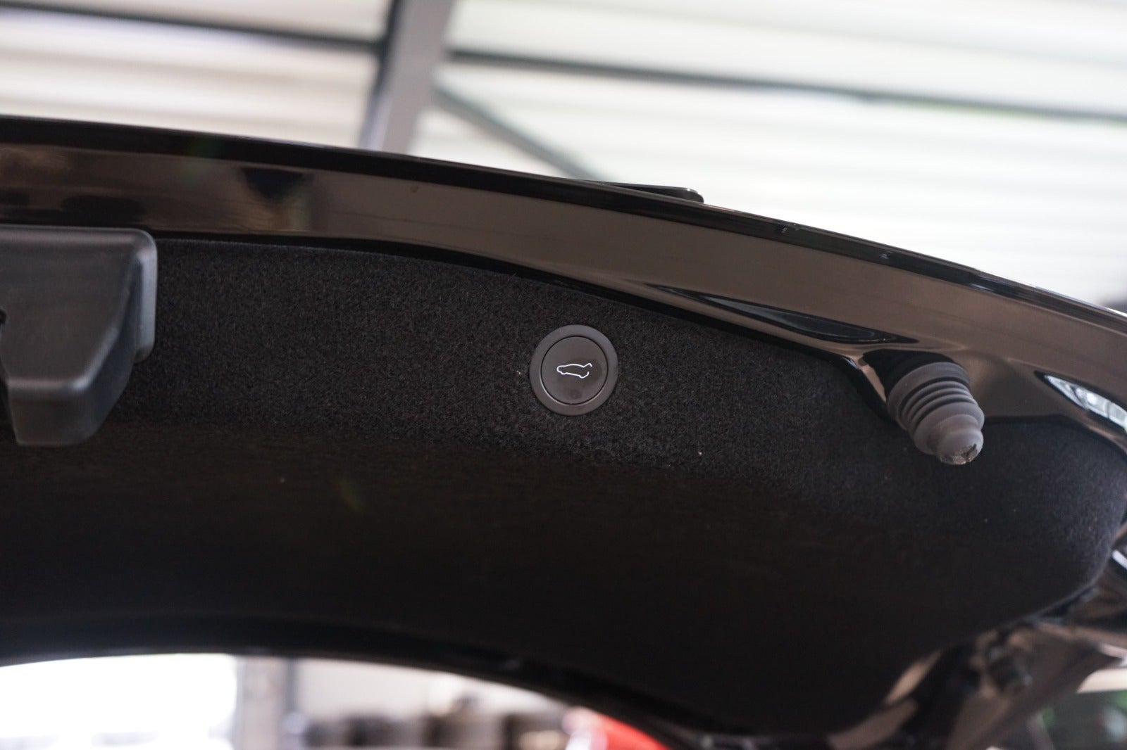 Sort Tesla Model 3 fra 2024