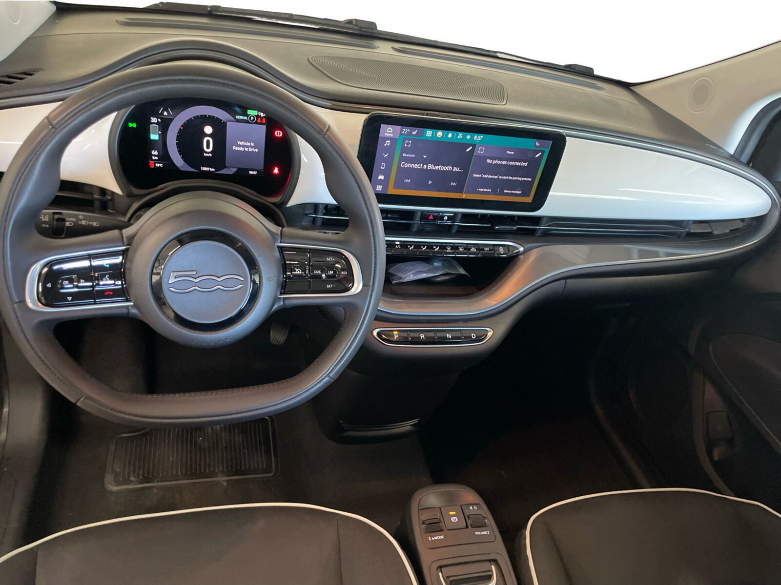 Hvid Fiat 500e fra 2023