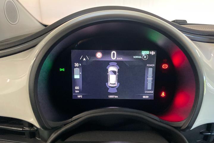 Hvid Fiat 500e fra 2023